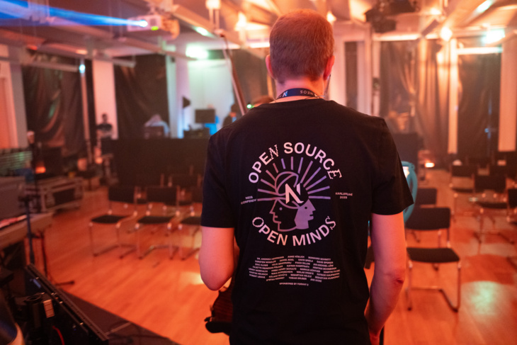 Sponsorship Opportunity for the Neos Conference T-Shirts